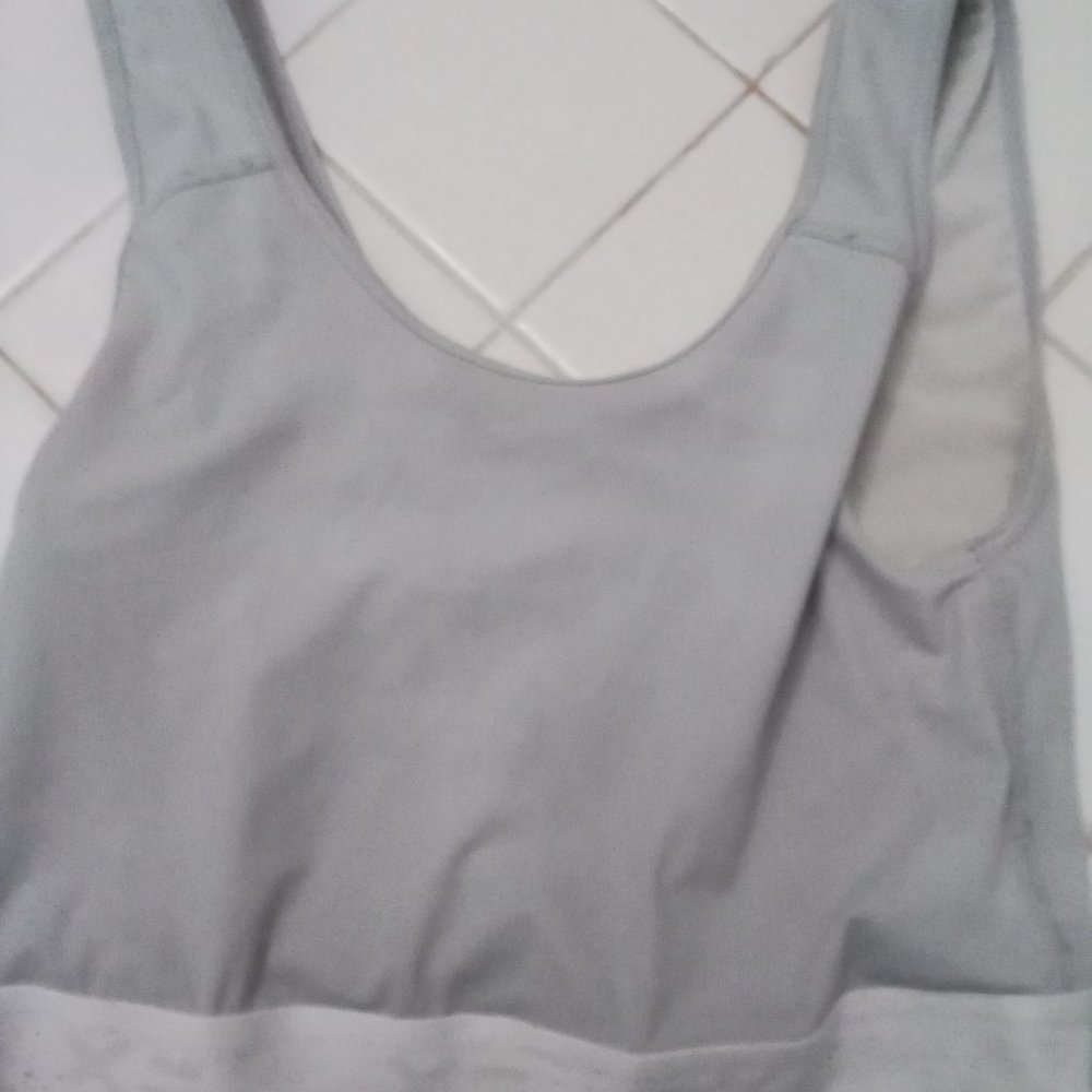 Tomboy X compression crop top